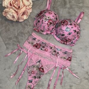 Victorias Secret Pink Floral Embroidery Lined Demi/ Thong/Garter 36DDD/XL- NWT
